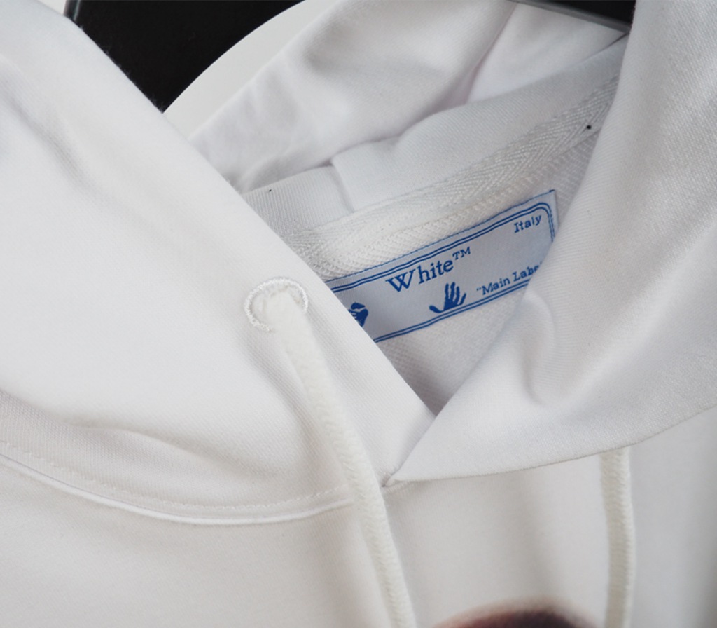 OFF WHITE
